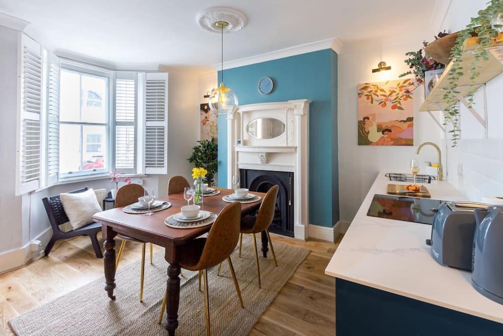 Regency Grade II Listed Townhouse By Centre And Beach Brighton Eksteriør billede