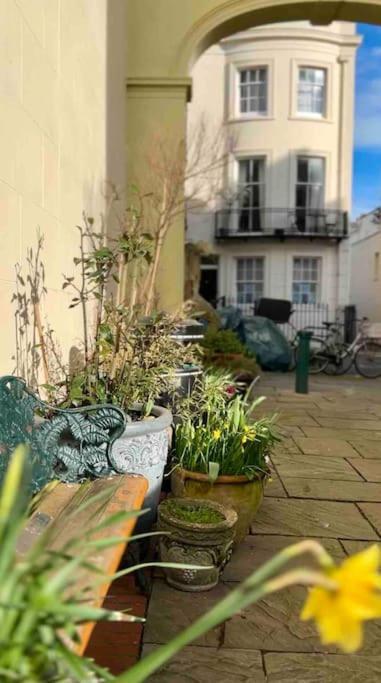 Regency Grade II Listed Townhouse By Centre And Beach Brighton Eksteriør billede