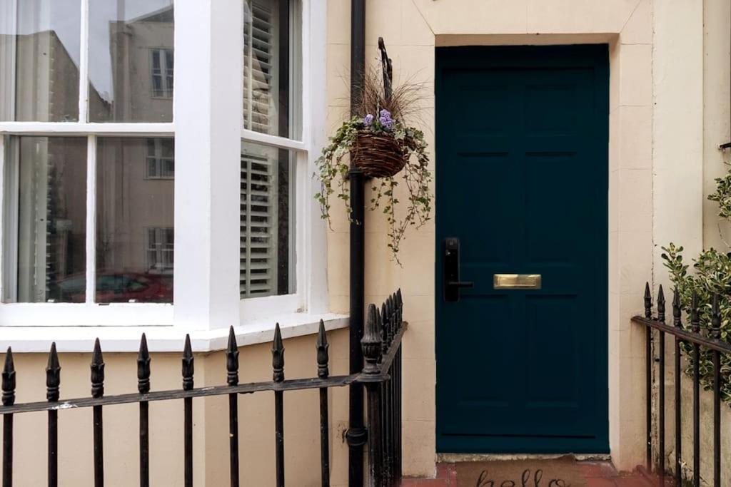 Regency Grade II Listed Townhouse By Centre And Beach Brighton Eksteriør billede